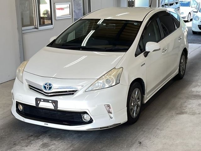 3516 Toyota Prius alpha ZVW40W 2013 г. (KCAA Minami Kyushu)